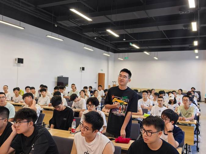 图示, 示意图

中度可信度描述已自动生成